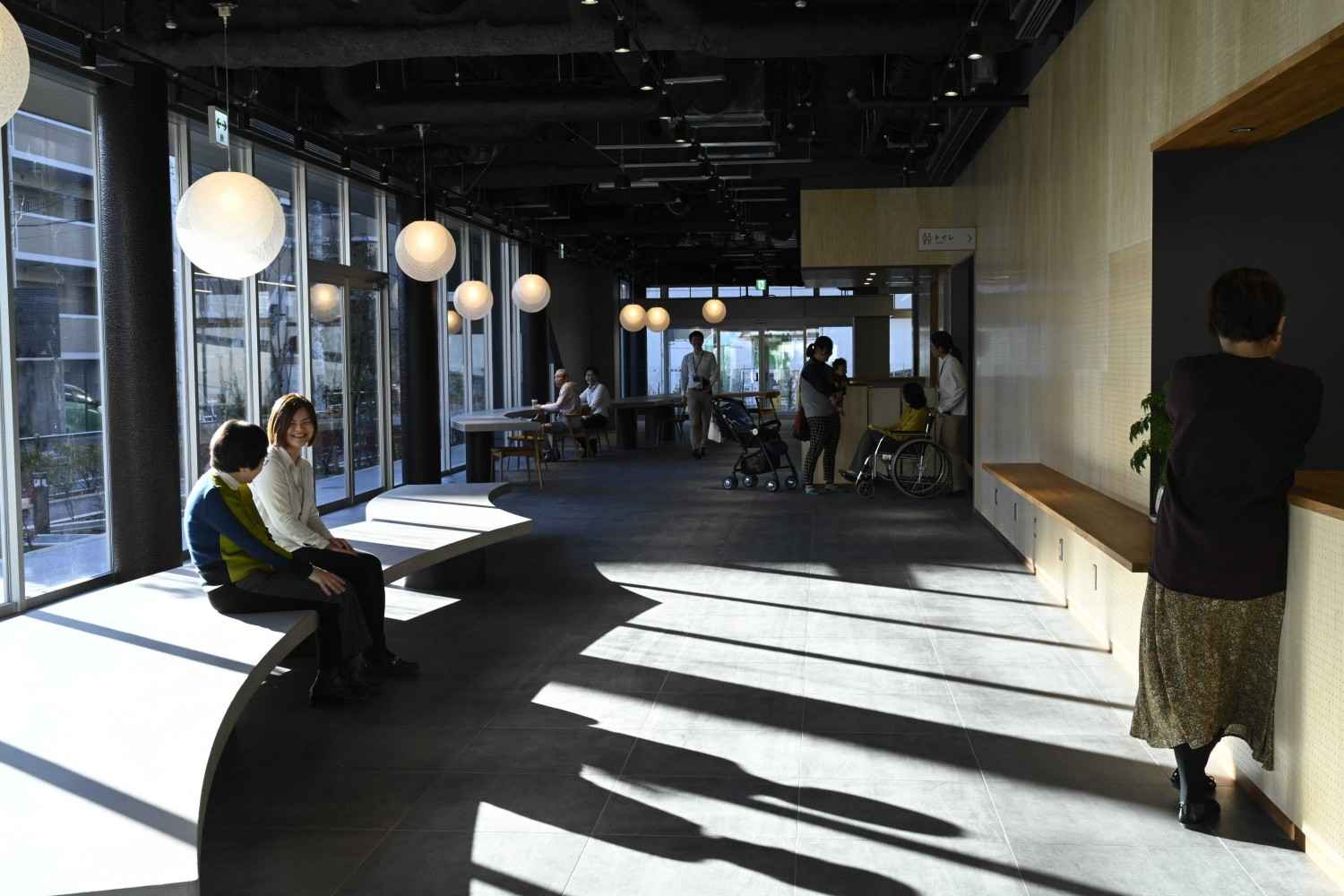 おうちにかえろう。病院 内観_廊下