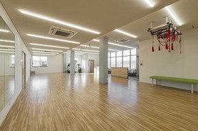 にしはら整形外科スポーツクリニック リハビリ室_b