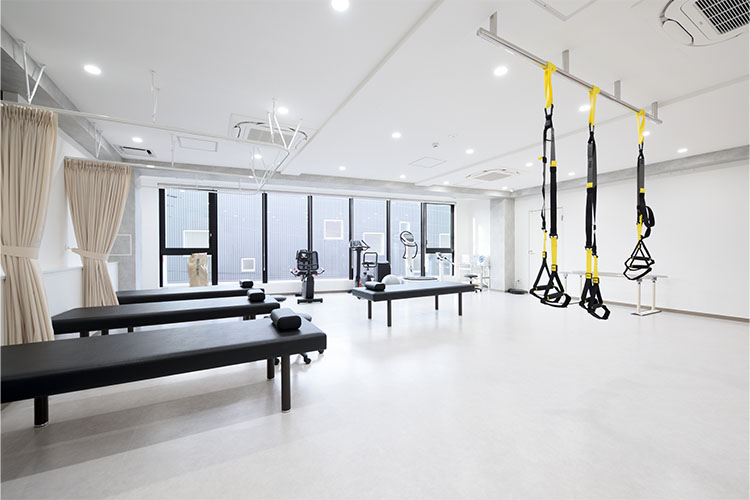 つくる整形外科祐天寺駅前スポーツクリニック　リハビリ室③