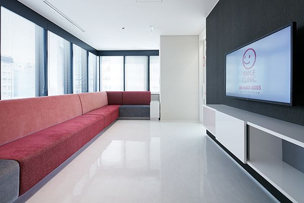 スマイルクリニック　待合室②