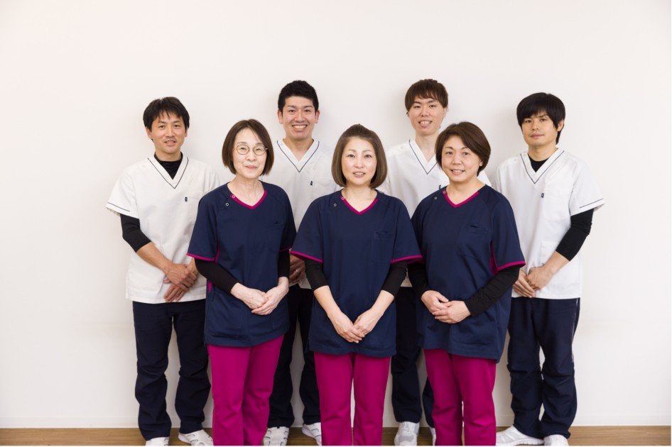 リハビリ室スタッフ（理学療法士さん、リハビリ助手さん）です。