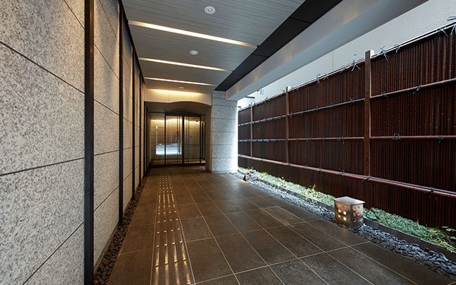 トラストガーデン四条烏丸　路地