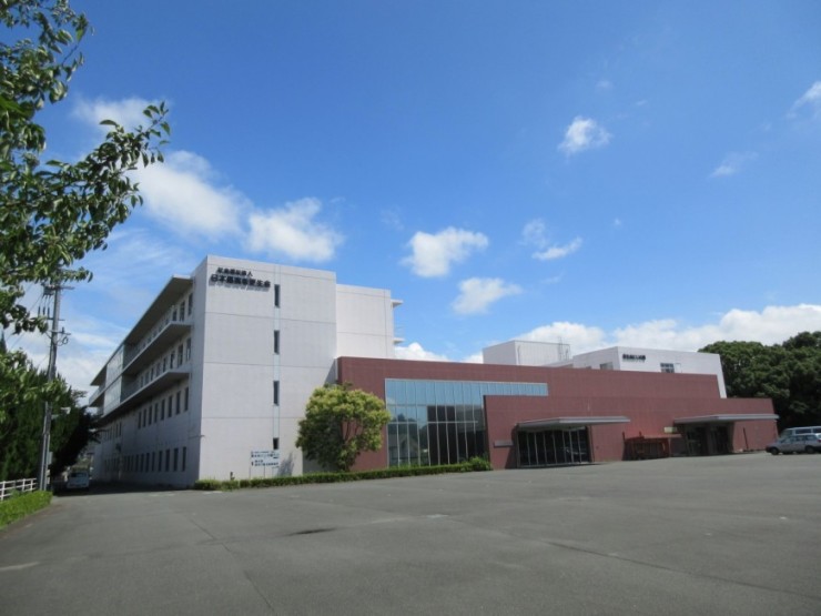 介護老人保健施設更生会にじの郷　外観