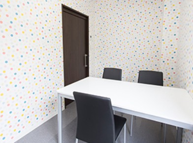 はなまる学園　神戸　内観