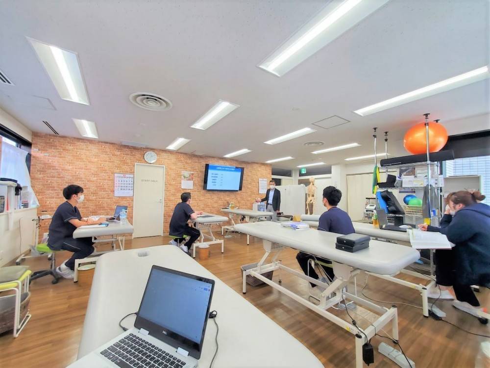 藤沢駅前順リハビリ整形外科　職場風景