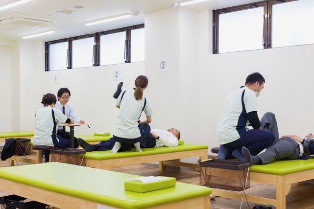 仙川整形外科　リハビリ風景②